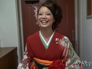 Glum geisha flashes hairy cunt added to gives a blowjob