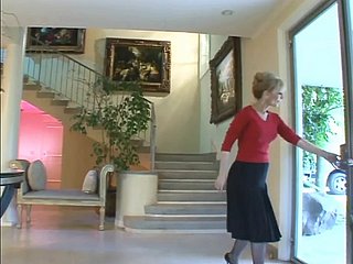 Üvey annem benim kedi için açgözlü! (HD Restyling versiyonunda unutulmaz porno duyguları)
