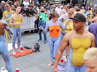 pubblico nudo
