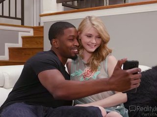 Napalone Beauteous spoil Hannah Hays cheats na jej BF z czarnym stud