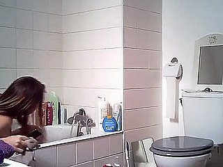 mijn zus is plassen en baden